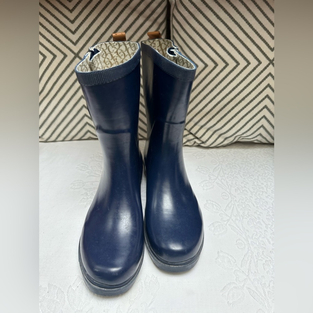 Chooka Mid Calf Blue Rain Boots, Size 7